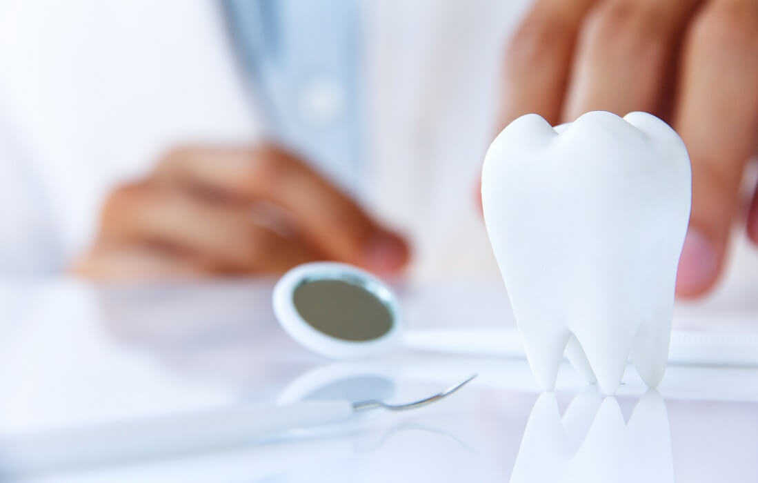 Povlačenje zubnog mesa